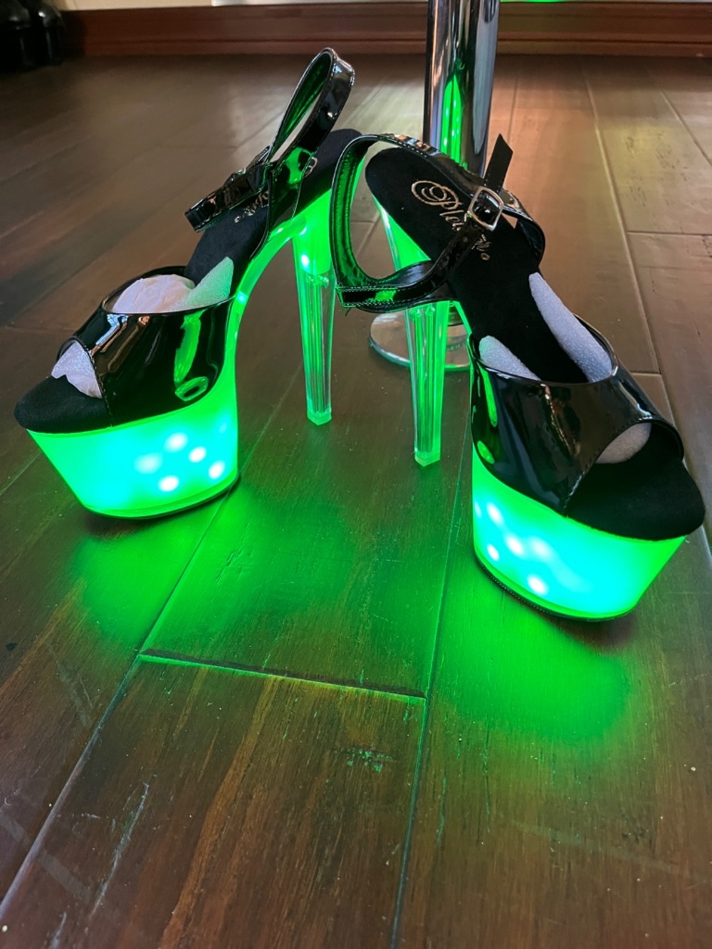 Pleaser LED Light-Up Heels in Black patent multiple color light options, size 8